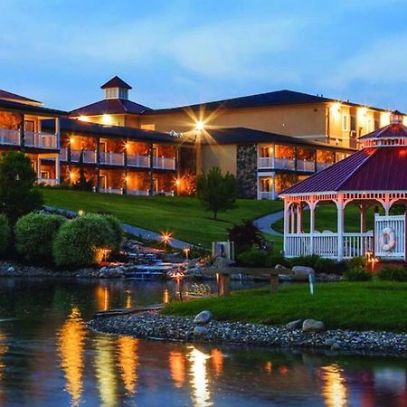 Berlin Resort Millersburg Bagian luar foto