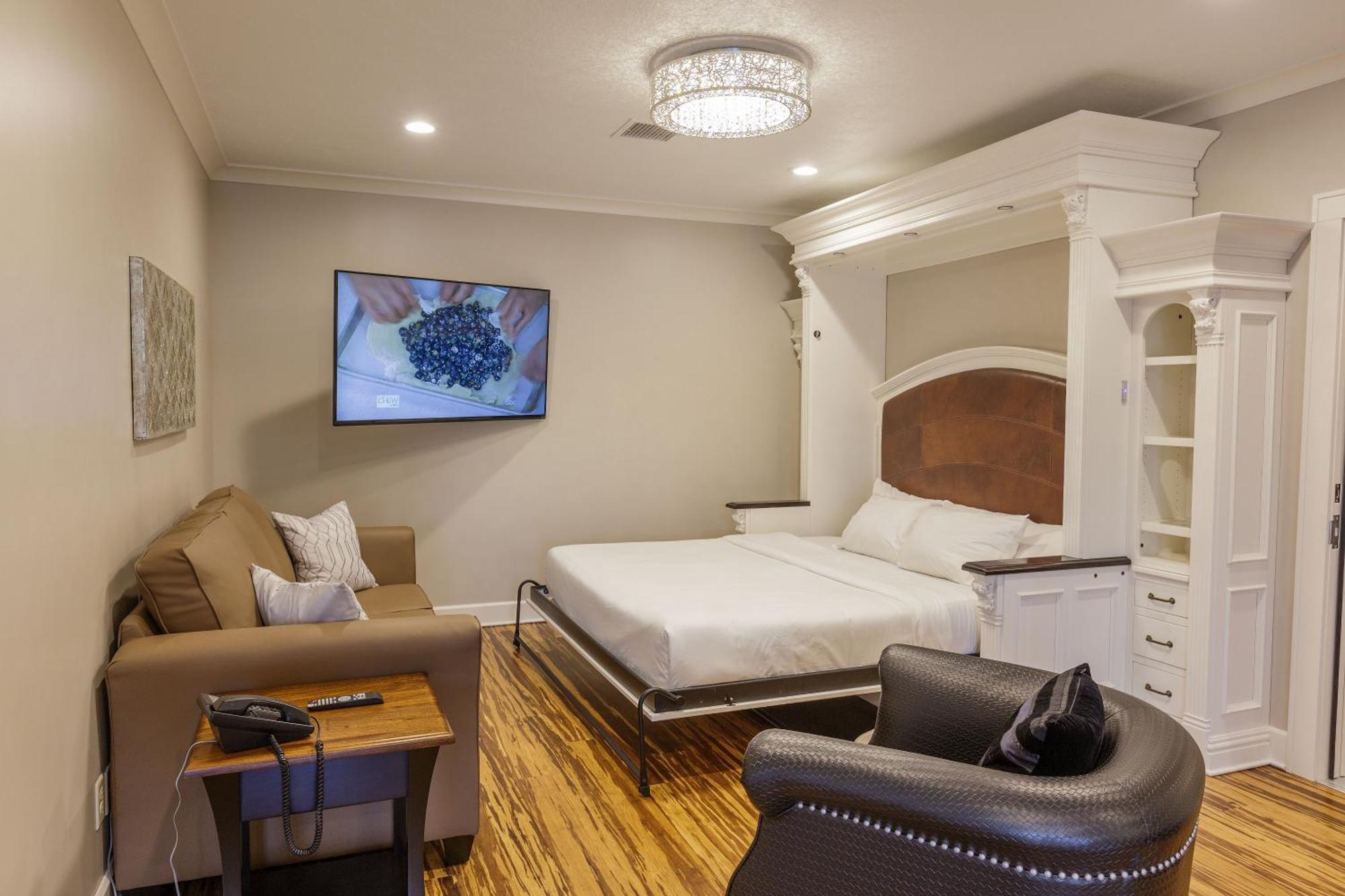 Berlin Resort Millersburg Bagian luar foto