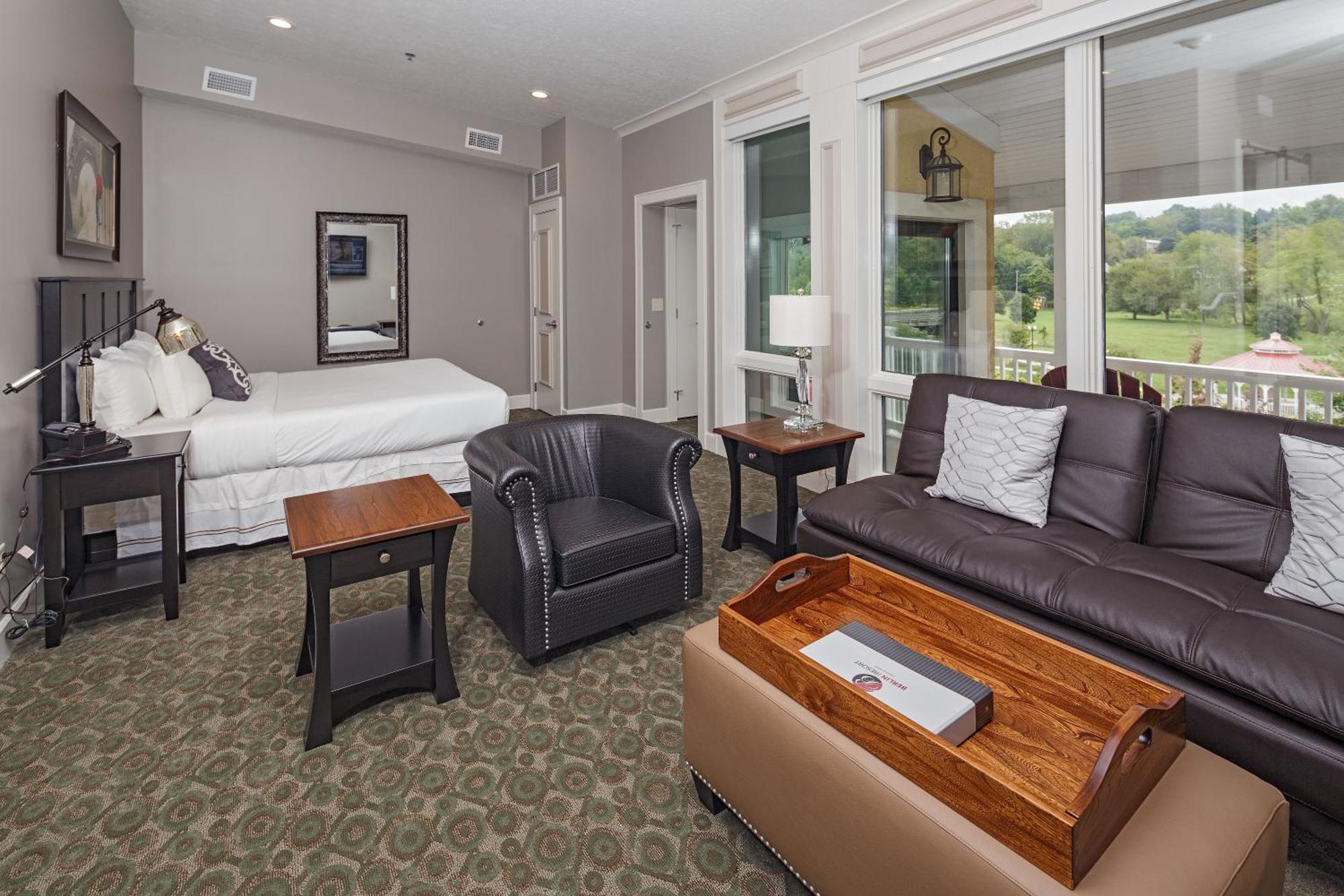 Berlin Resort Millersburg Bagian luar foto