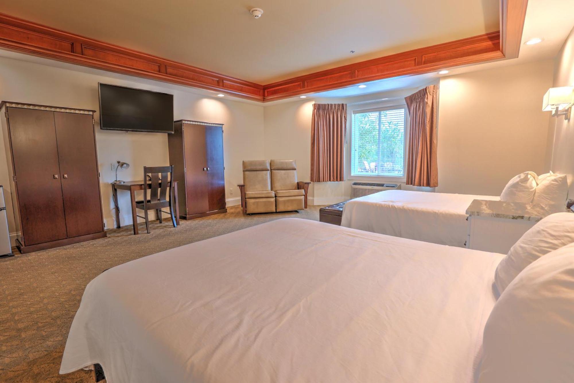 Berlin Resort Millersburg Bagian luar foto