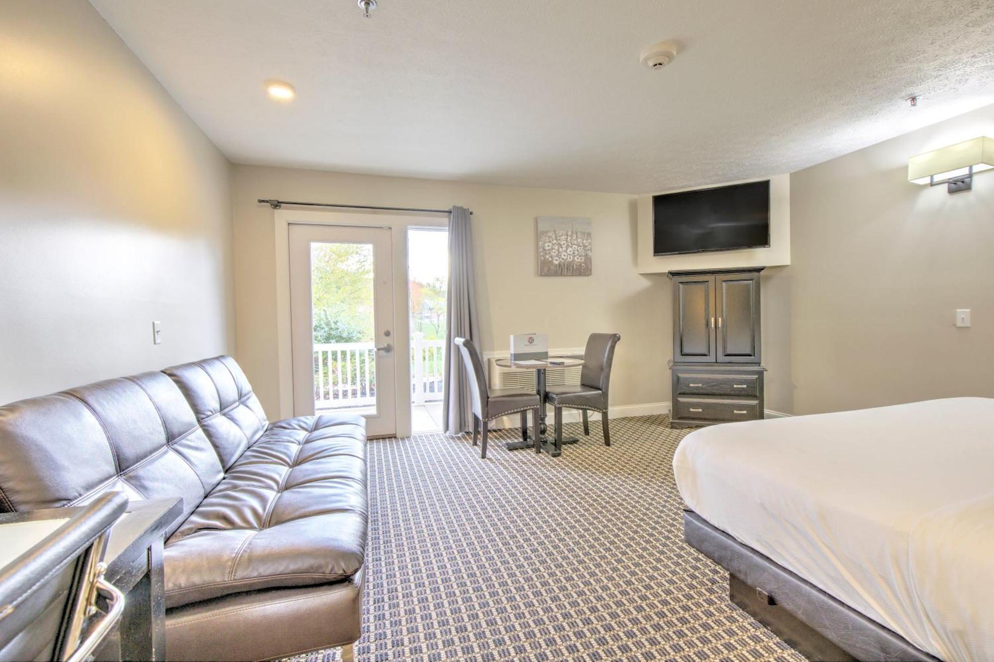 Berlin Resort Millersburg Bagian luar foto