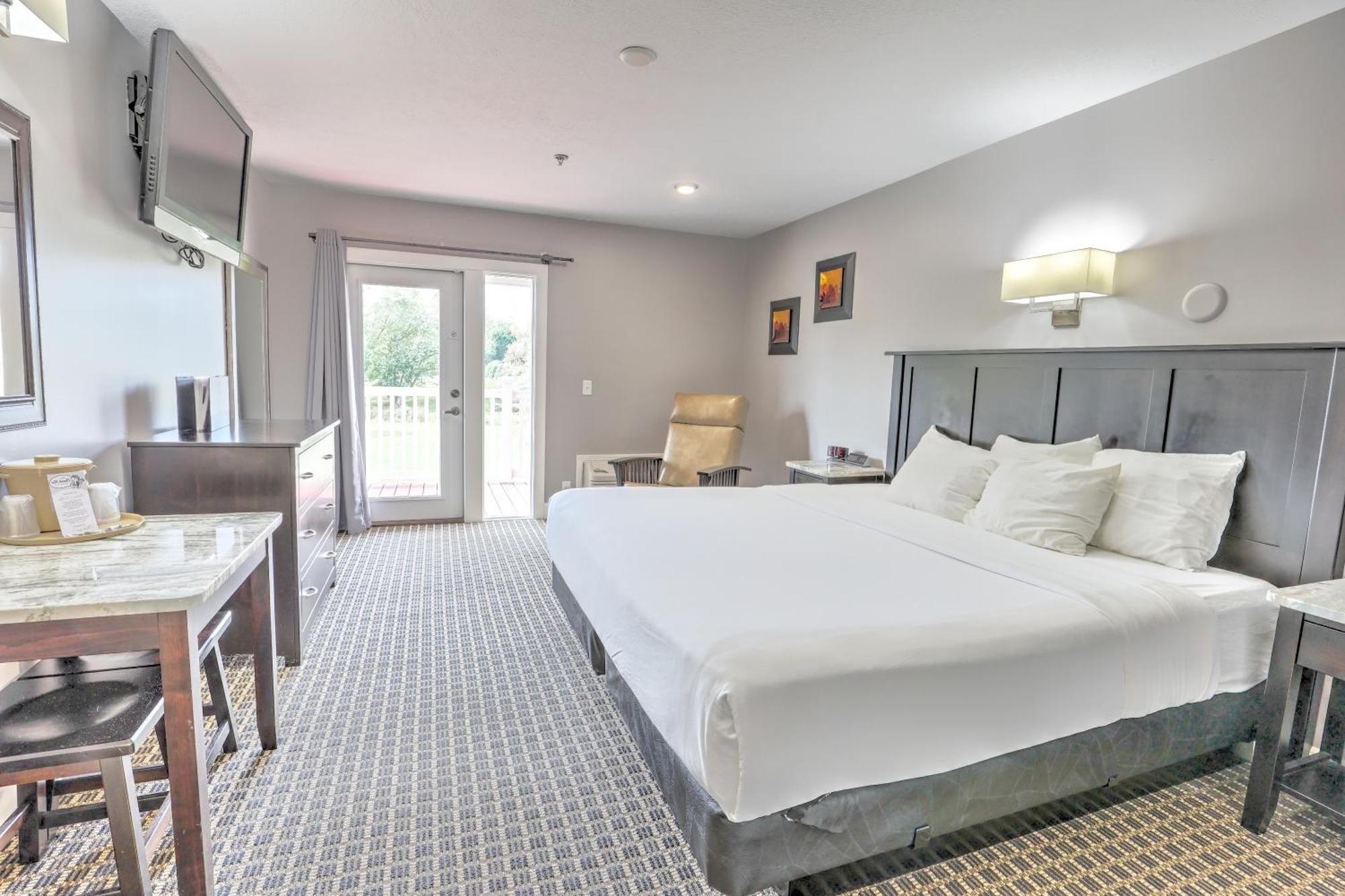 Berlin Resort Millersburg Bagian luar foto