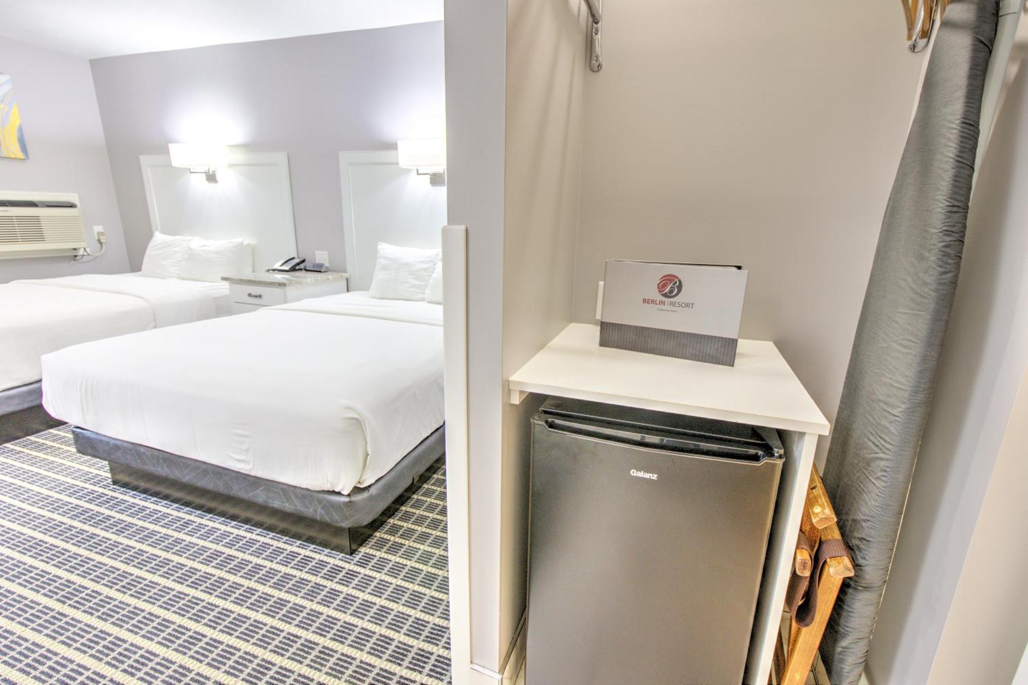 Berlin Resort Millersburg Bagian luar foto